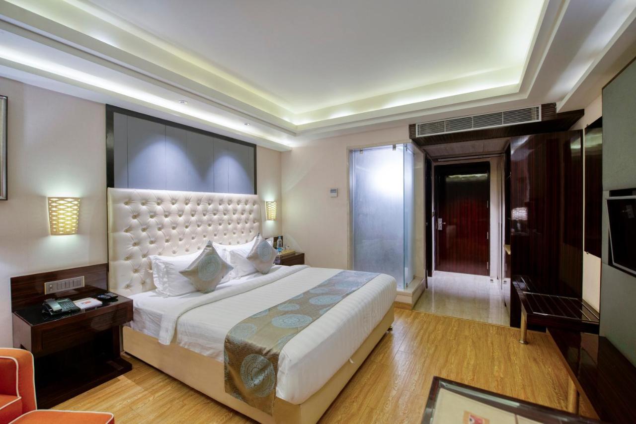 Om Clarks Inn Raebareli Luaran gambar