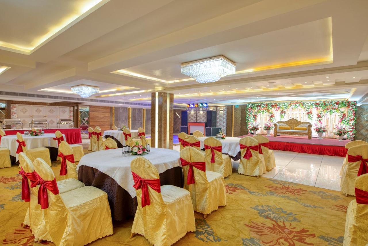 Om Clarks Inn Raebareli Luaran gambar