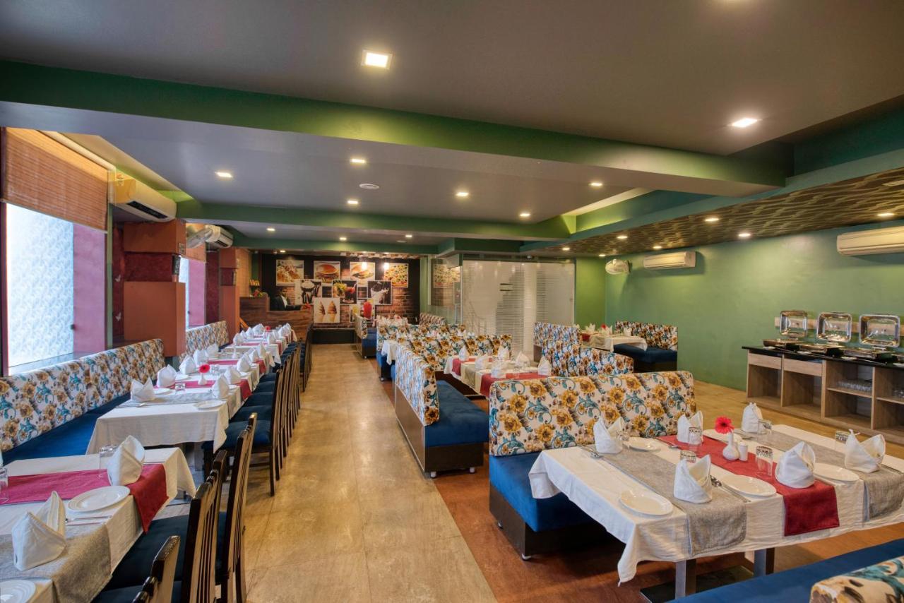 Om Clarks Inn Raebareli Luaran gambar
