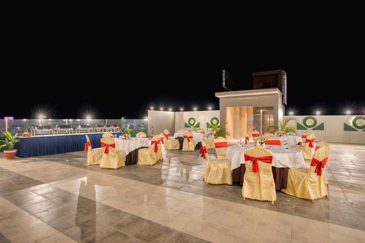 Om Clarks Inn Raebareli Luaran gambar