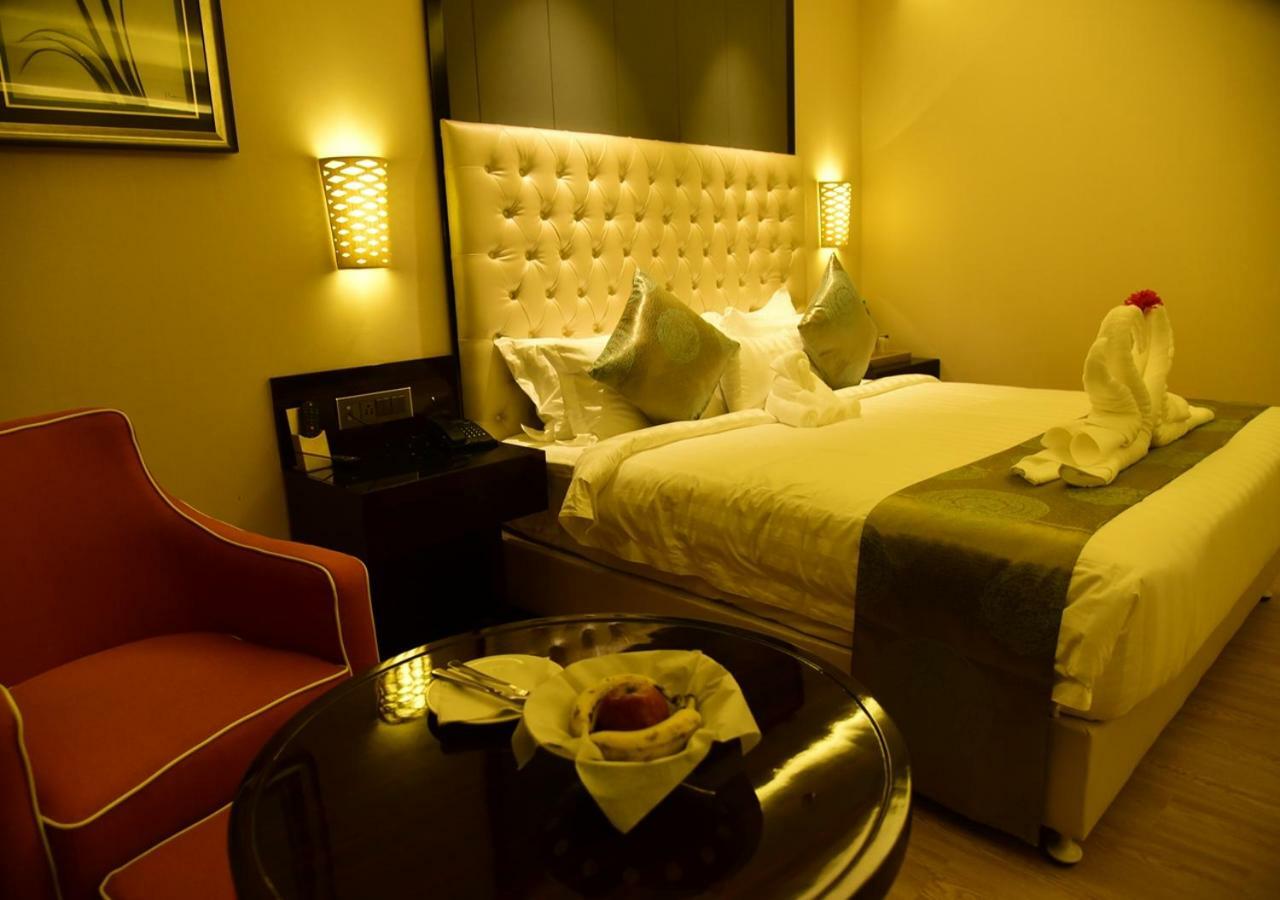 Om Clarks Inn Raebareli Luaran gambar