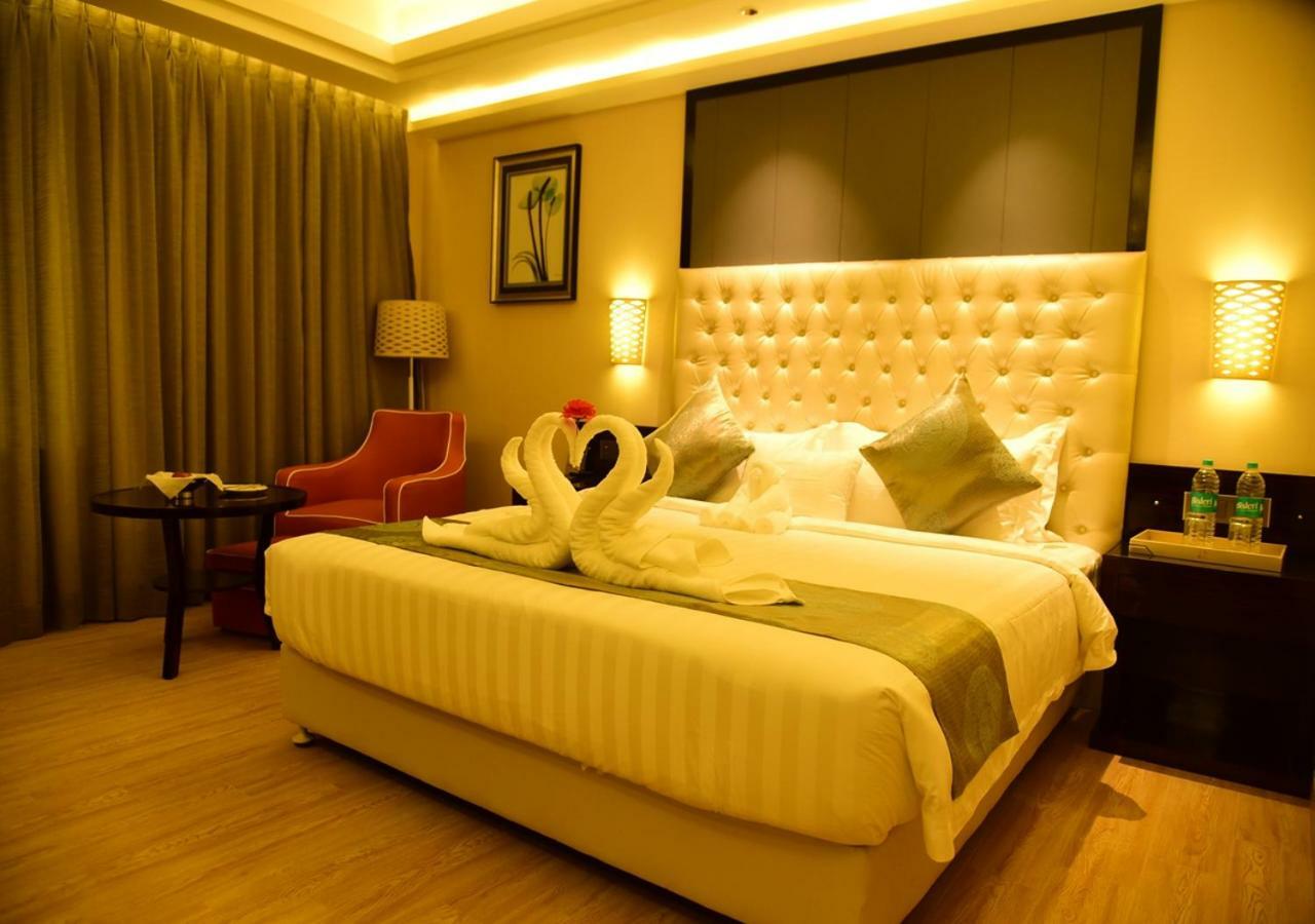Om Clarks Inn Raebareli Luaran gambar