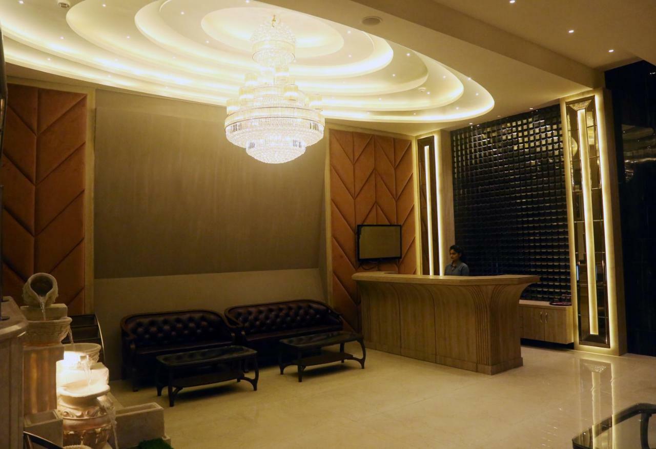 Om Clarks Inn Raebareli Luaran gambar