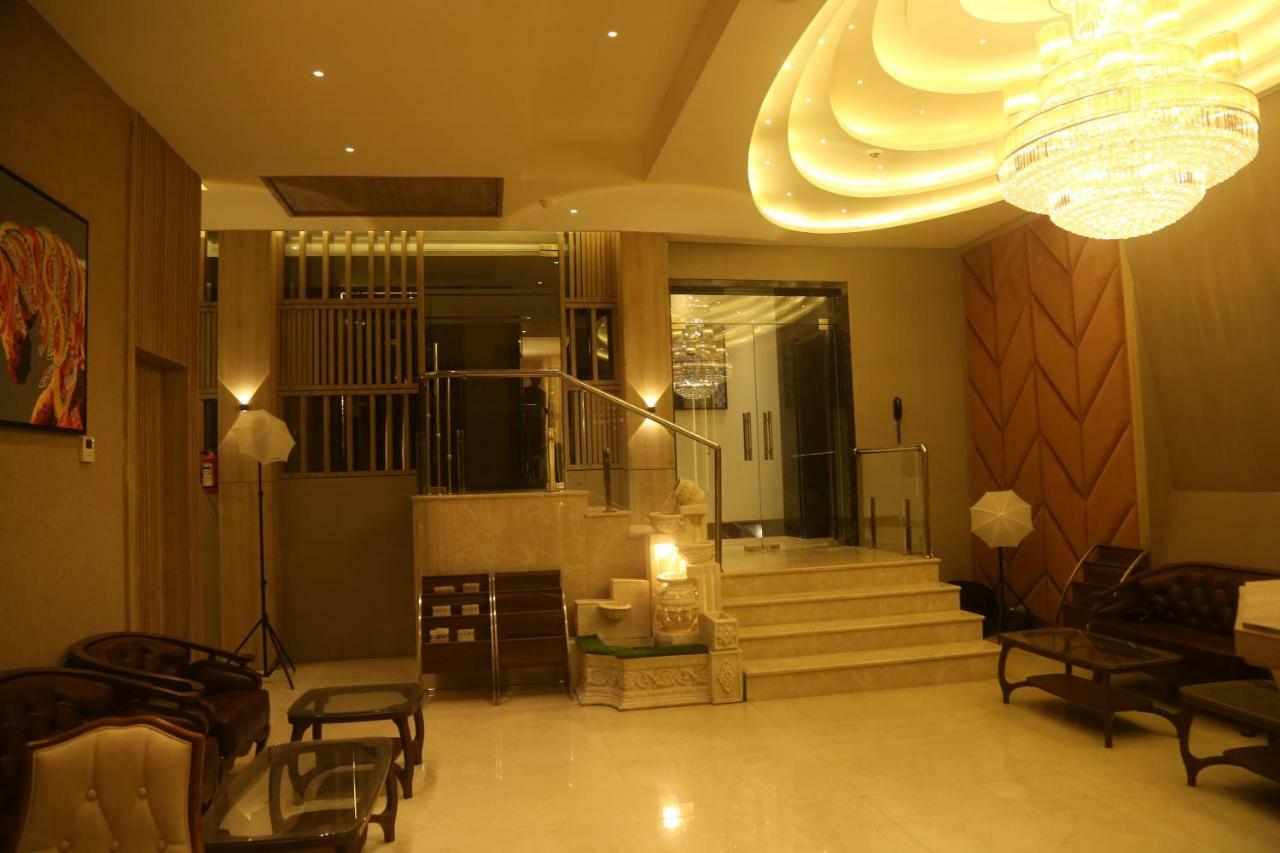 Om Clarks Inn Raebareli Luaran gambar